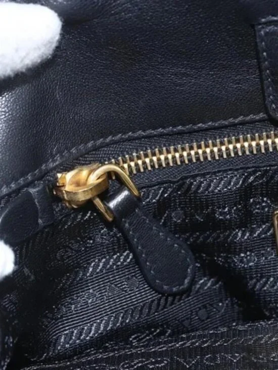 PRADA Hand Bag Leather Black Gold Auth 168382 - Picture 13 of 16